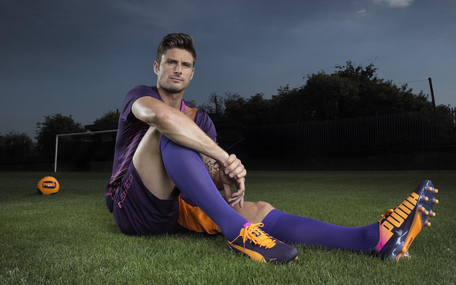 梅西第八次捧起金球奖 刷新足坛历史纪录